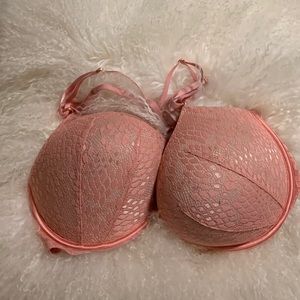38DD Victoria’s Secret Bombshell Bra